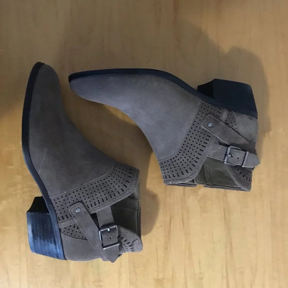 Vince Camuto Pralata Brown Suede Leather Buckle Zip Ankle Booties Womens Size 8M - Picture 7 of 10